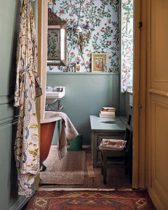 Book- A Year in the French Style : Interiors and Entertaining by Antoinette Poisson by Vincent Farelly (Author) , Jean-Baptiste Martin (Author)