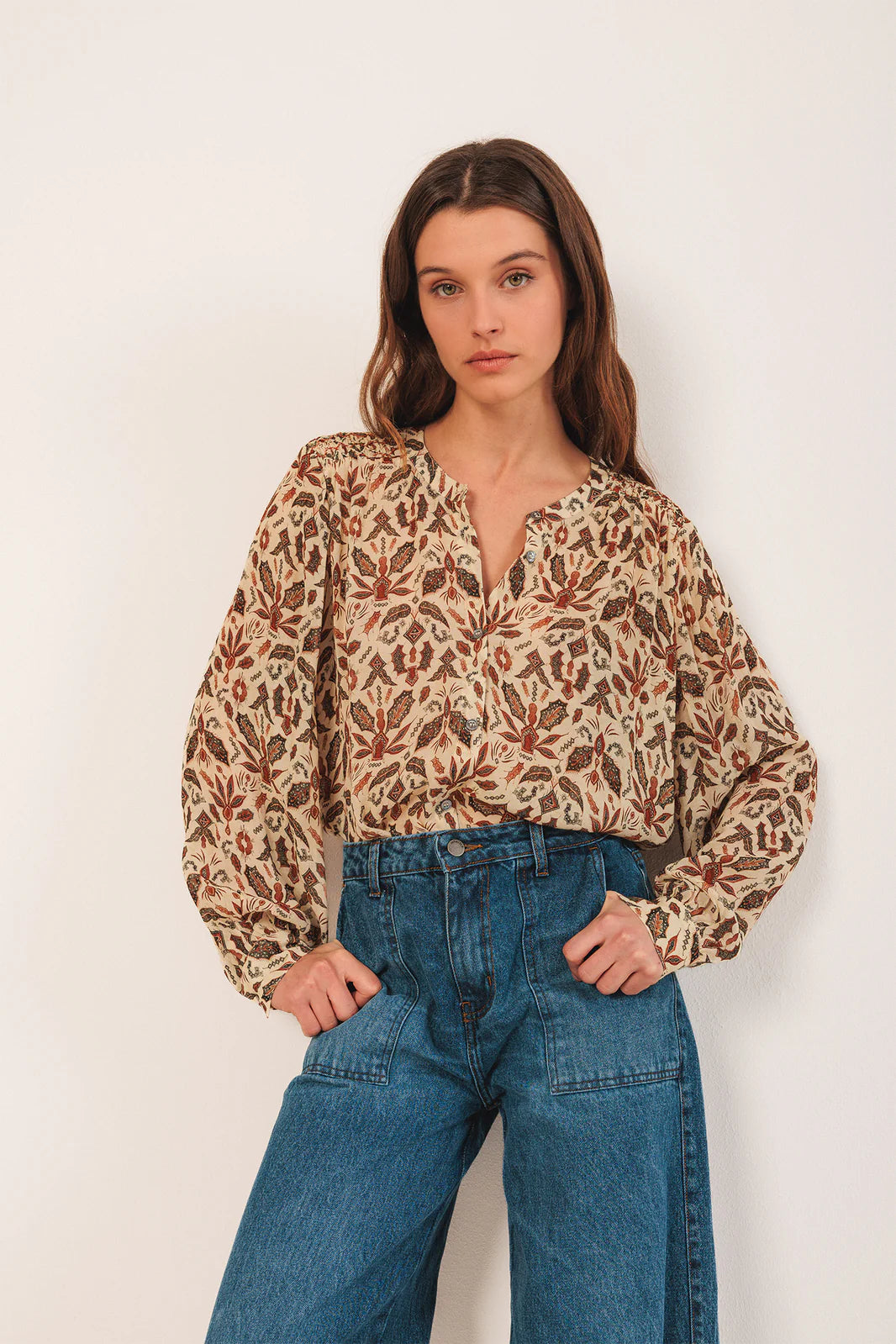 Indi & Cold Smock Detail Printed Blouse Caramel